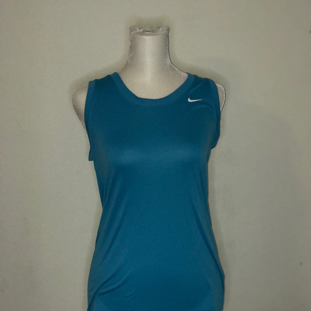 Nike dri fit workout top